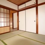 壁紙とカーテンの掃除方法！掃除しても部屋にホコリが残る原因を解決